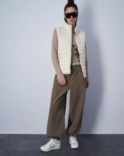 Champion Pantaloni in Nylon C Logo Patch Marrone Donna