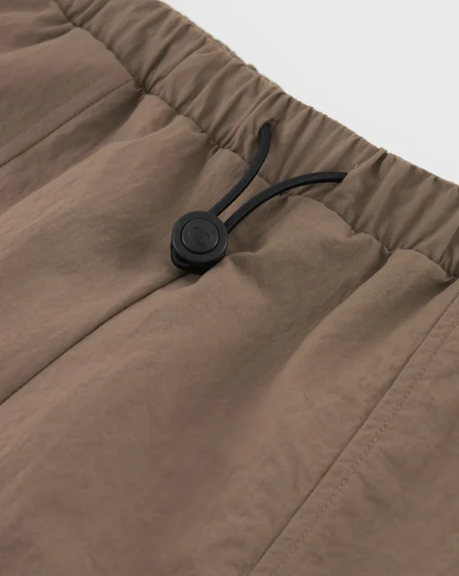 Champion Pantaloni in Nylon C Logo Patch Marrone Donna