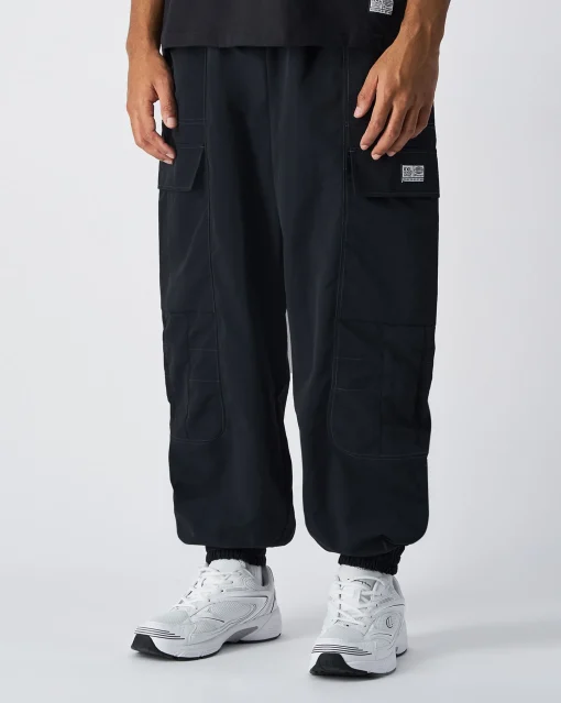 Pantaloni Cargo in Nylon Urban Contemporary Nero Uomo