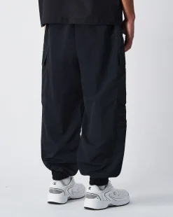 Pantaloni Cargo in Nylon Urban Contemporary Nero Uomo