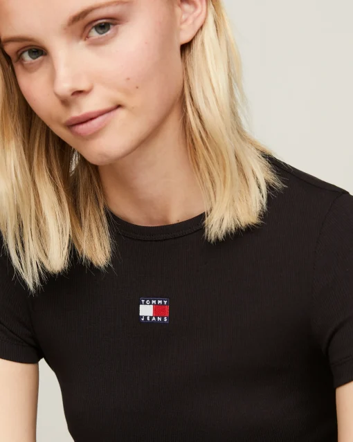 T-Shirt Slim Fit a Coste con Distintivo Nero Donna